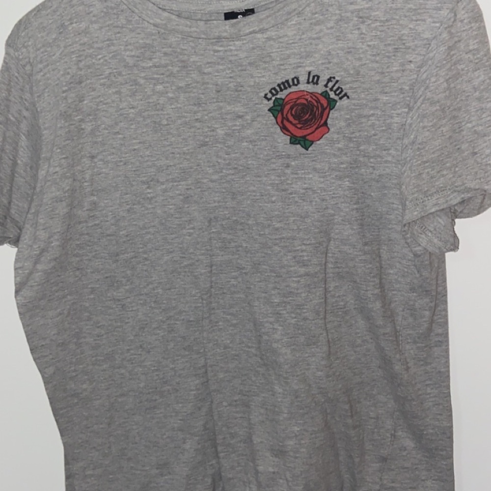 Como la flor shirt